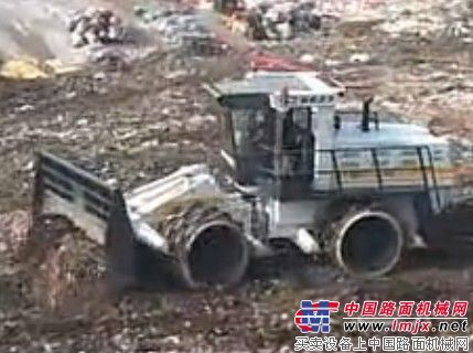 宇通重工垃圾壓實機施工現場 
