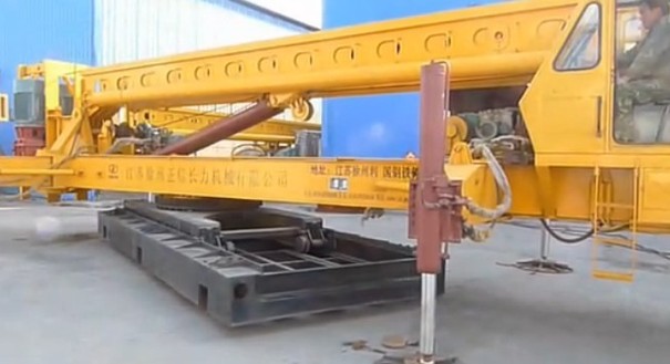 ZLB625长螺旋钻孔机的安装及工作过程（打桩机）