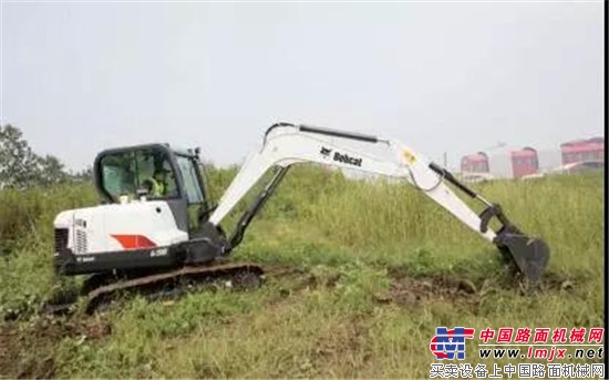 山猫：小挖、微挖、滑移装载机，租赁设备时该如何选择？