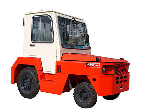 大連叉車 QD30 內燃牽引車