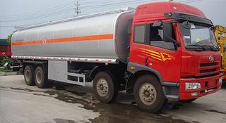 湖北合力 解放小三轴运油车-CA1243P7K2L11T9E 
